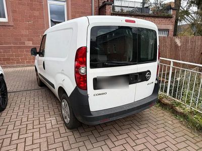 Gebraucht Opel Combo 95 PS (69 kW) 2016 Weiß Van / Kleinbus
