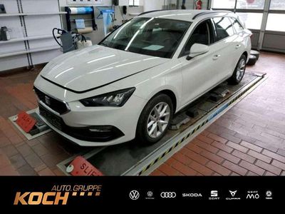 Weiß Gebraucht 2022 Seat Leon Style Limousine | 15.295 € (Fairer Preis)