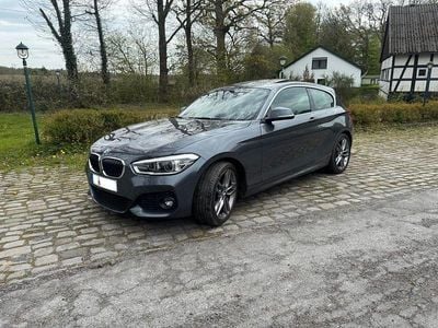 Begagnad BMW 125 M Sport 224 HK (164 kW) 2017 Grå Halvkombi