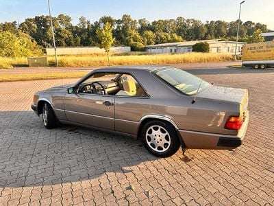 Gebraucht Mercedes 230 135 PS (99 kW) 1988 Braun Coupé
