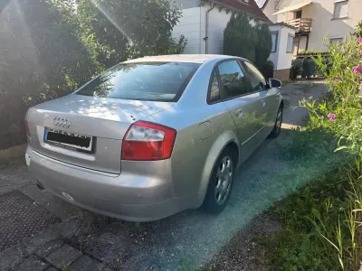 Gebraucht Audi A4 131 PS (96 kW) 2003 Silber Limousine