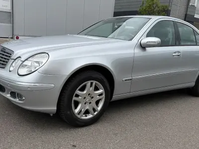 Używany Mercedes E280 231 KM (169 kW) 2005 Srebrny Sedan/Limuzyna