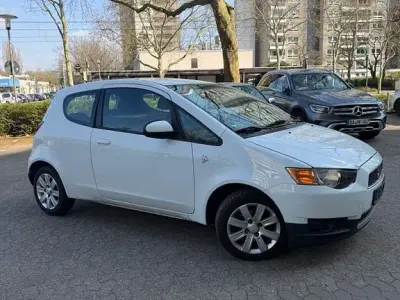Gebraucht Mitsubishi Colt 75 PS (55 kW) 2011 Weiß Kleinwagen