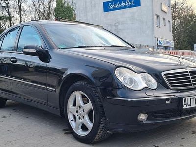 Second-hand Mercedes C220 Avantgarde 143 CP (105 kW) 2003 Negru Berlinǎ