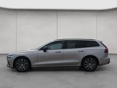 Gebraucht Volvo V60 145 PS (106 kW) 2025 Kombi