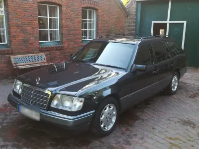 Gebraucht Mercedes E280 193 PS (141 kW) 1994 Schwarz Limousine