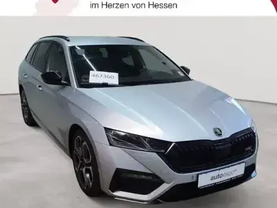 Używany Skoda Octavia RS 200 KM (147 kW) 2022 Srebrny Kombi