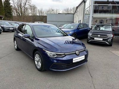 Second-hand VW Golf VIII Life 131 CP (96 kW) 2024 Albastru Berlinǎ