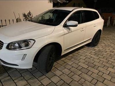 Weiß Gebraucht 2017 Volvo XC60 Momentum SUV | 12.200 € (Guter Preis)