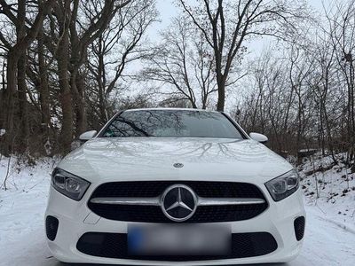 Gebraucht Mercedes A200 163 PS (119 kW) 2019 Weiß Kleinwagen