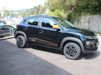 Usado Dacia Spring Essentiel 33 kW (45 HP) 2023 Preto Citadino