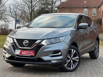 Grau Gebraucht 2020 Nissan Qashqai N-Connecta SUV | 17.999 € (Fairer Preis)