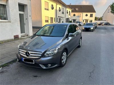 Mercedes B220