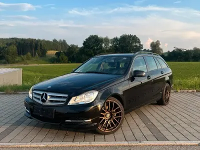 Gebraucht Mercedes C220 170 PS (125 kW) 2013 Schwarz Kombi