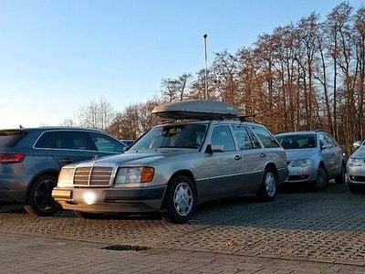 Second-hand Mercedes E230 132 CP (97 kW) 1991 Break