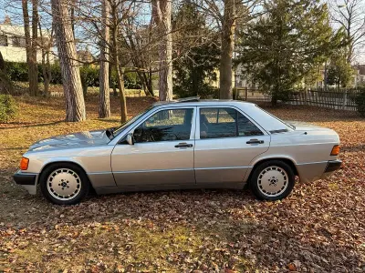 Gebraucht Mercedes 190 109 PS (80 kW) 1991 Silber Limousine