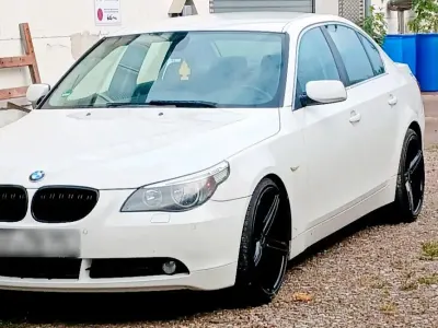 Gebraucht BMW 525 218 PS (160 kW) 2006 Weiß Limousine