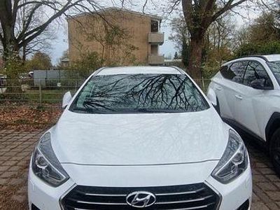 Usata Hyundai i40 Premium 141 CV (103 kW) 2016 Bianco Station wagon