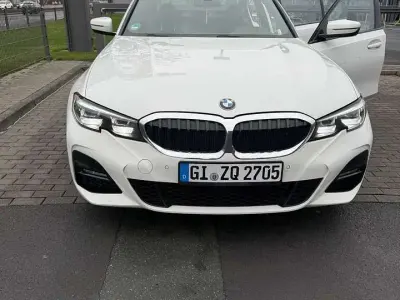 Gebraucht BMW 330 M Sport 185 PS (136 kW) 2020 Weiß Limousine