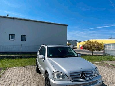 Gebraucht Mercedes ML270 163 PS (119 kW) 2003 Silber SUV