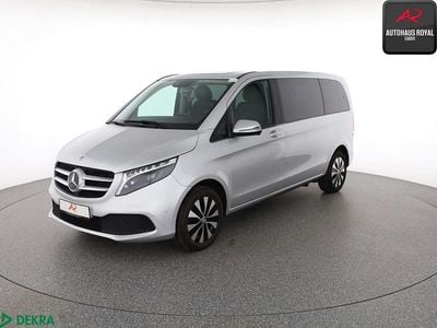 Gebraucht Mercedes V220 163 PS (119 kW) 2022 Silber Van / Kleinbus