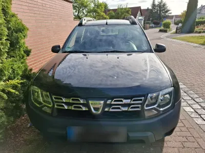 Gebraucht Dacia Duster 105 PS (77 kW) 2015 Schwarz SUV