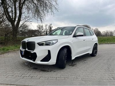 Gebraucht BMW iX1 M Sport 150 kW (204 PS) 2025 Weiß SUV