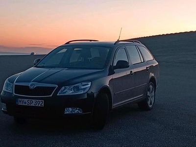 Schwarz Gebraucht 2012 Skoda Octavia Kombi | 8.900 € (Guter Preis)