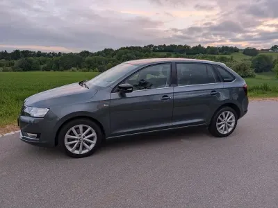 Gebraucht Skoda Rapid Style 110 PS (80 kW) 2017 Grau Kleinwagen