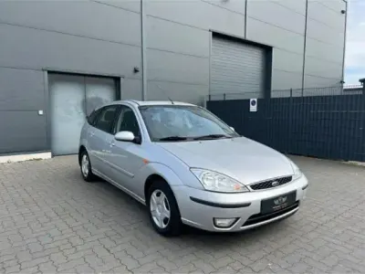 Gebraucht Ford Focus Ghia 101 PS (74 kW) 2003 Silber Limousine