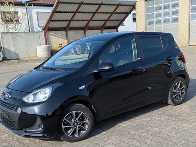 Gebraucht Hyundai i10 Style 67 PS (49 kW) 2019 Schwarz Kleinwagen