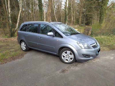 Usata Opel Zafira 115 CV (84 kW) 2011 Argento Monovolume