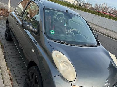 Grau Gebraucht 2003 Nissan Micra Kleinwagen | 600 €