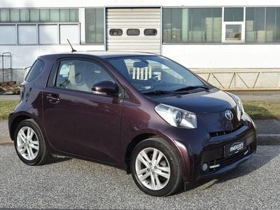 Gebraucht Toyota iQ 98 PS (72 kW) 2010 Deep amethyst mica metallic Kleinwagen
