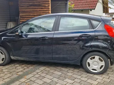 Second-hand Ford Fiesta 101 CP (74 kW) 2014 Negru Hatchback
