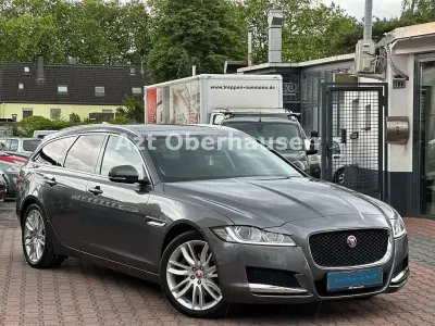 Gebraucht Jaguar XF Sportbrake Prestige 241 PS (177 kW) 2018 Grau Kombi