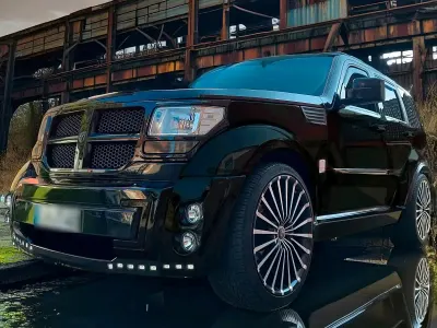 Gebraucht Dodge Nitro 260 PS (191 kW) 2010 Schwarz SUV