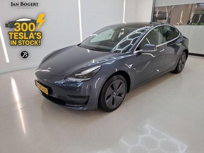 Grau Gebraucht 2020 Tesla Model 3 Standard Range Limousine | 20.900 € (Guter Preis)