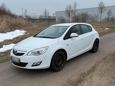 Gebraucht Opel Astra 87 PS (63 kW) 2011 Weiß Limousine