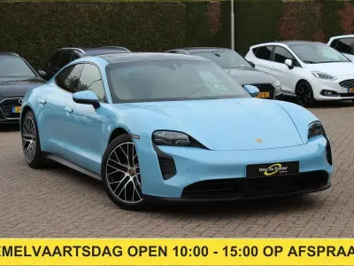 Begagnad Porsche Taycan 4S Performance Package 2021 Blå Sedan