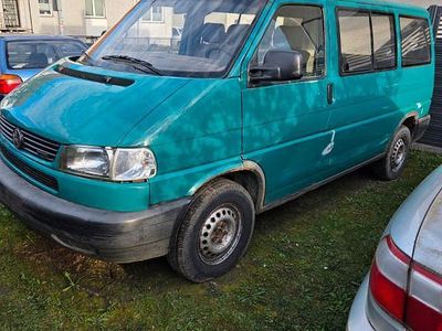 Usata VW Caravelle 102 CV (75 kW) 1998 Verde Furgone