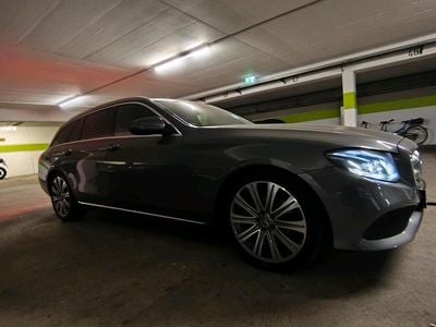 Gebraucht Mercedes E220 Avantgarde 194 PS (142 kW) 2017 Grau Kombi
