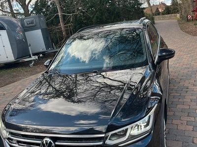 Gebraucht VW Tiguan R-line 150 PS (110 kW) 2021 Schwarz SUV