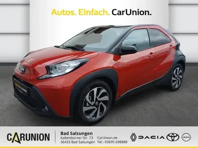 Neu Toyota Aygo X 72 PS (52 kW) 2026 2vh chilli red SUV