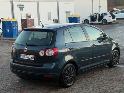 Blau Gebraucht 2005 VW Golf IV Kleinwagen | 3.000 € (Etwas zu teuer)