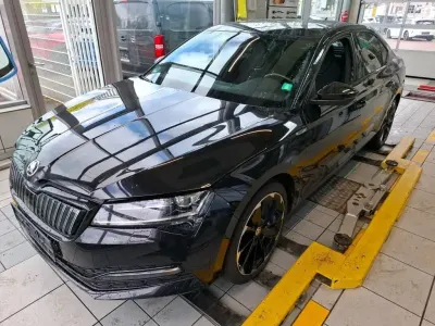 Gebraucht Skoda Superb SportLine 218 PS (160 kW) 2022 Schwarz Limousine
