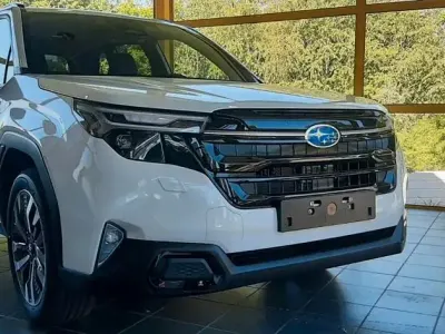 Neu Subaru Forester Premium 136 PS (100 kW) 2026 Weiß SUV