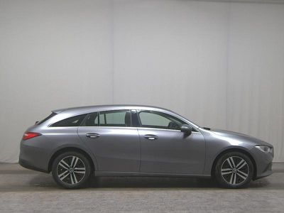 Gebraucht Mercedes CLA200 Shooting Brake 150 PS (110 kW) 2023 Grau Kombi