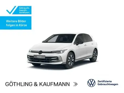 Gebraucht VW Golf VIII Goal 150 PS (110 kW) 2025 Oryxweiß perlmutteffekt Limousine