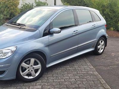 Mercedes B200